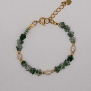 Bracelet Sancerre en quartzite vert et perles d’eau douce monté sur chaîne dorée