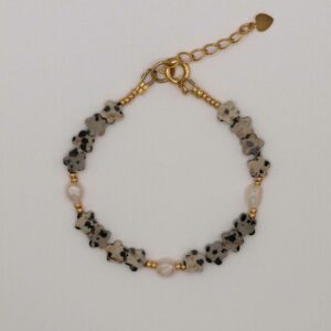 Bracelet Talmont en jaspe dalmatien et perles d’eau douce monté sur chaîne dorée