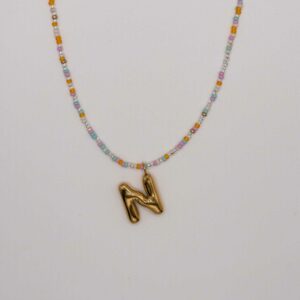 Collier Clarens Perles Turquoise Rose avec pendentif lettre dorée personnalisable