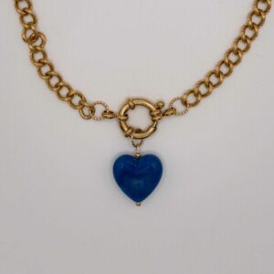 Collier Tilly doré avec pendentif cœur bleu royal en résine interchangeable