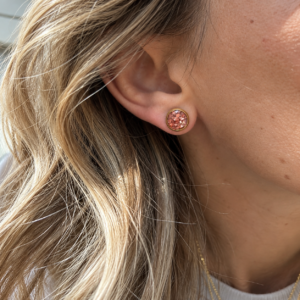 Puces d’oreilles roses Huahine en acier inoxydable Atelier R