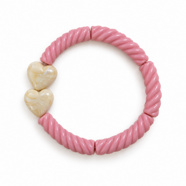 Bracelet Sophie rose avec perles tubes torsadées et deux cœurs crème en résine